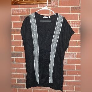 Athleta Black and White Garment